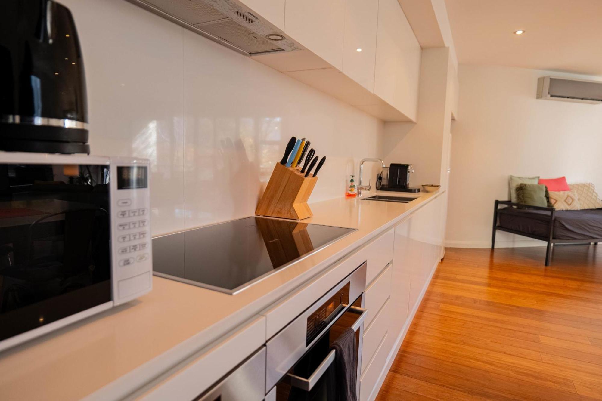 Large Executive 3 Bedroom Yarralumla Exterior photo
